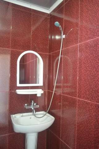 Гостевой дом Keti Guesthouse Батуми Двухместный номер с 2 отдельными кроватями и окном-1