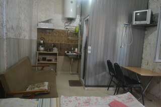 Гостевой дом Keti Guesthouse Батуми Двухместный номер с 1 кроватью и собственной ванной комнатой-3