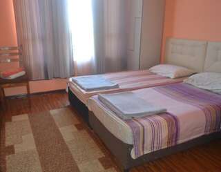 Гостевой дом Keti Guesthouse Батуми Стандартный двухместный номер с 2 отдельными кроватями-3