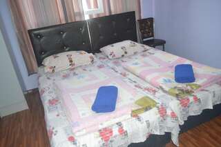 Гостевой дом Keti Guesthouse Батуми Двухместный номер с 2 отдельными кроватями и душем-6